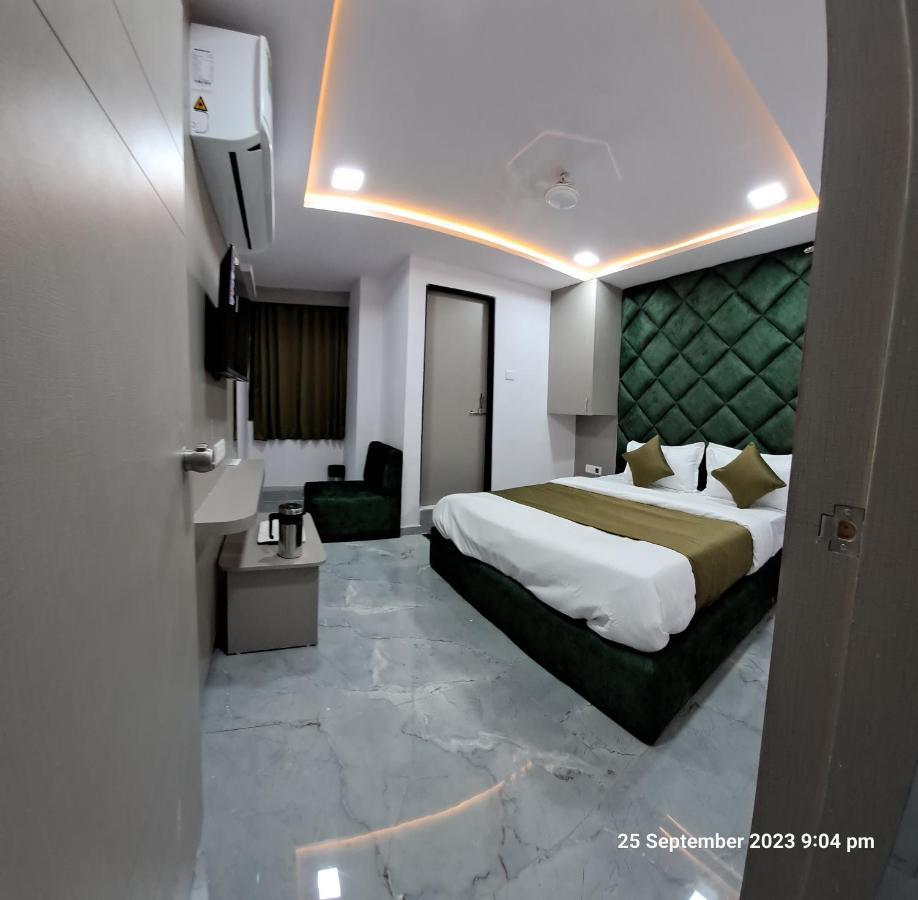 Hotel Kingdom Gandhinagar Exterior photo